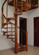 escada-caracol-de-madeira-10