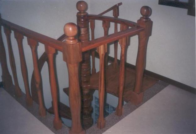 escada-caracol-de-madeira-6