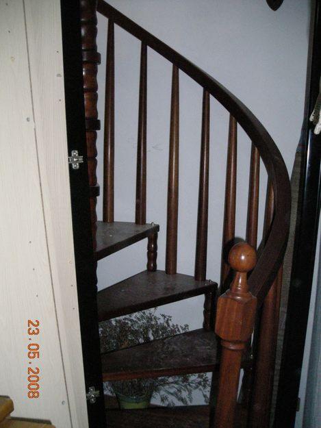 escada-caracol-de-madeira-9