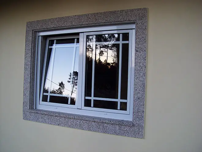 janela-de-aluminio-com-grade-2