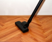 521836-Como-limpar-pisos-de-madeira