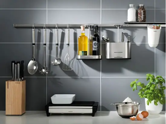 Como-organizar-cozinhas-pequenas-para-parede