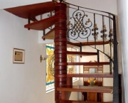 escada-caracol-de-madeira-8