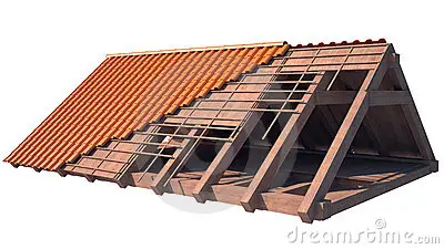 estrutura-de-telhado-da-casa-sob-construção-no-branco-15385151