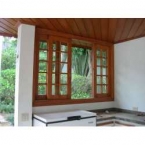 janela-de-madeira-com-vidro-2