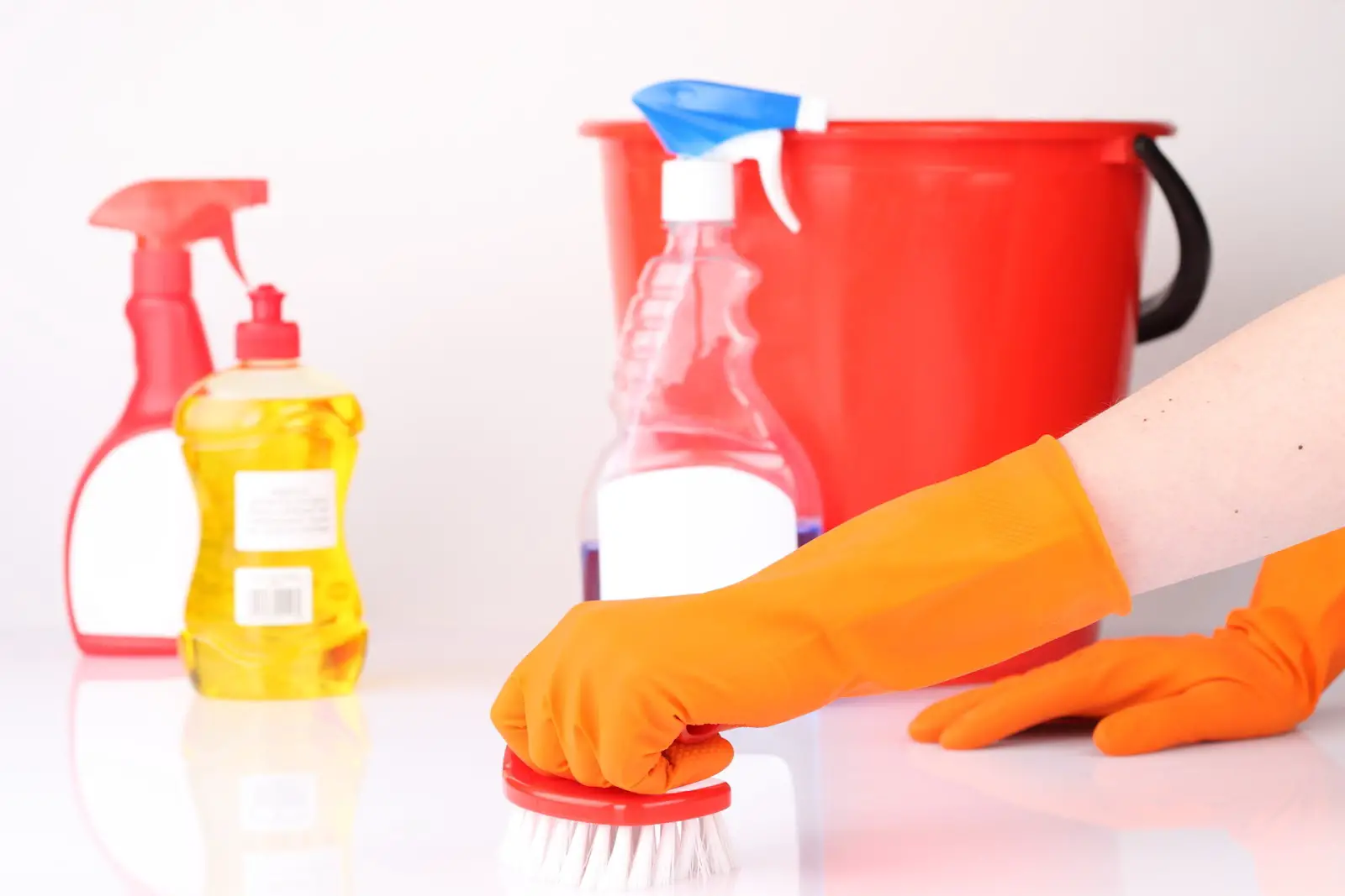 limpar-a-casa-com-produtos-naturais (1)