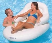 foto-sofa-inflavel-para-piscina-06